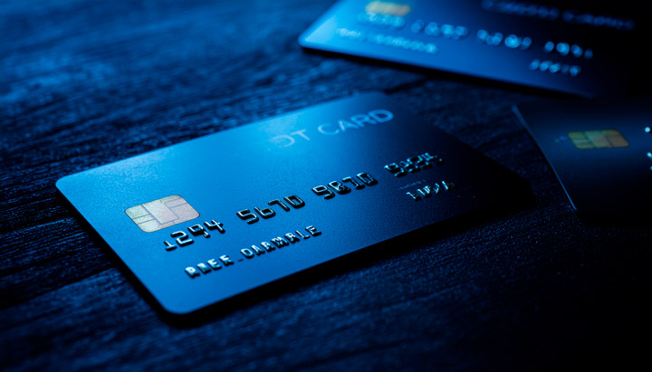 Imagen representativa de los sistemas core de tarjetas con emisión segura y control digital de tarjetas bancarias, optimizada para plataformas financieras modernas.