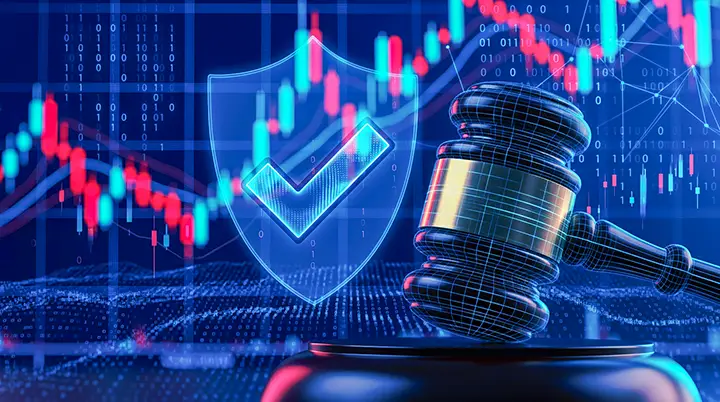 Martillo legal, escudo de seguridad y gráficos financieros que representan cumplimiento y protección criptográfica de pagos.